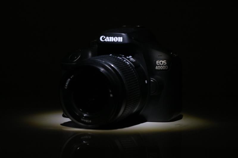 دوربین دیجیتال کانن 4000d با لنز 18-55