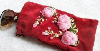 کیف گلدوزی عینک، ( قاب) عینک