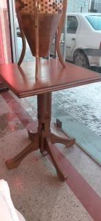 میز نهار خوری چوبی مربع