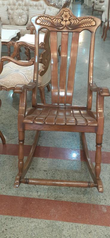 صندلی چوبی راکی ، مادربزرگ ( للنی )