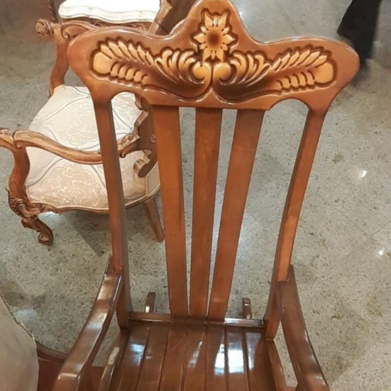 صندلی چوبی راکی ، مادربزرگ
