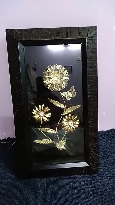 تابلو سه گل طلایی