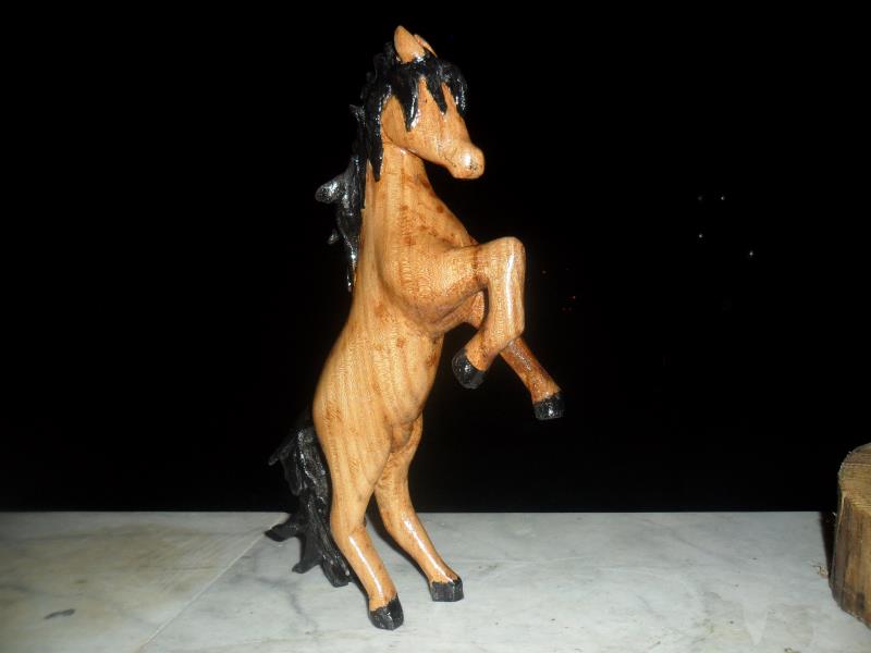 مجسمه اسب چوبی مدل 2021