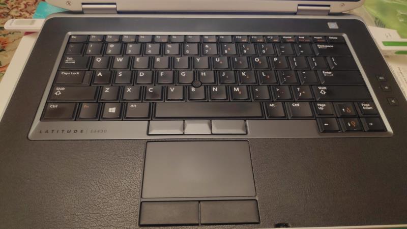 لپتاپ Core i7 چهار هستهای DELL