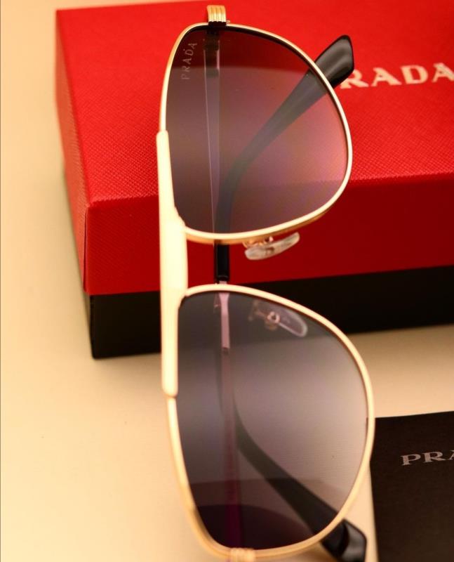 عینک آفتابی پرادا. PRADA