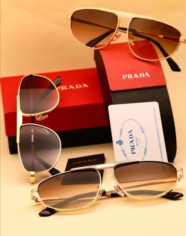 عینک آفتابی پرادا. PRADA