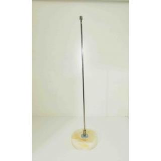 پایه سنگی و میله پرچم