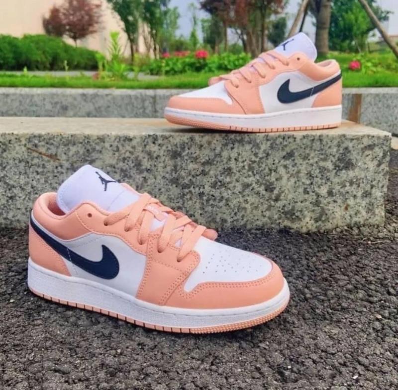 کتونی دخترانه جردن وان لو(jordan1 low)