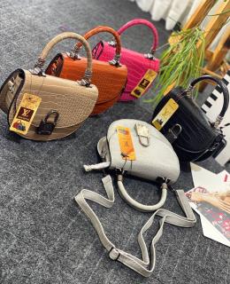 کیف طح پوست ماری