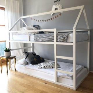 تخت کلبه ای دو طبقه