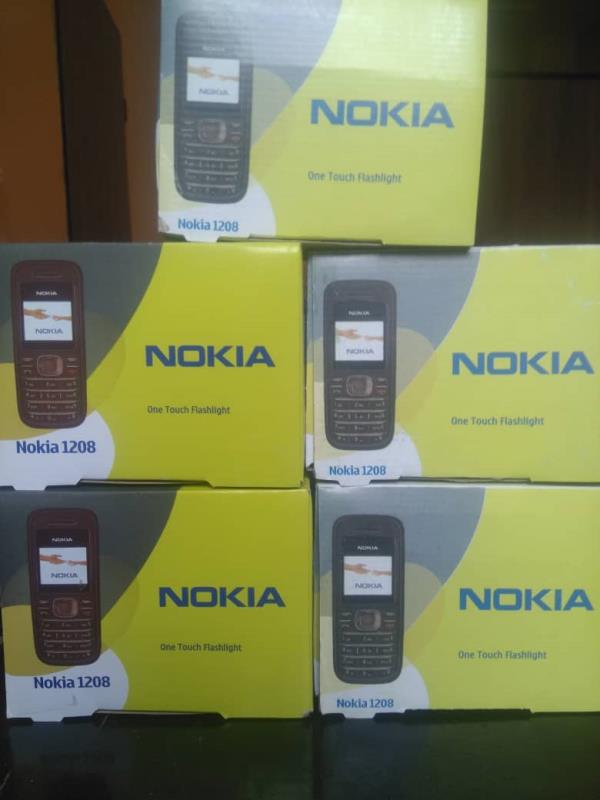 گوشی اصل تک سیم بدون دوربین موبایل نوکیا مدل Nokia 1200 ساده