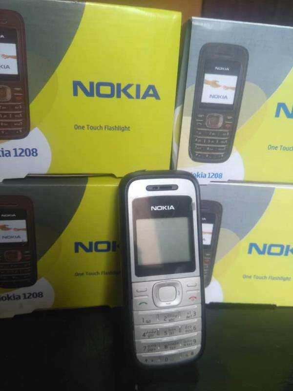 گوشی اصل تک سیم بدون دوربین موبایل نوکیا مدل Nokia 1200 ساده