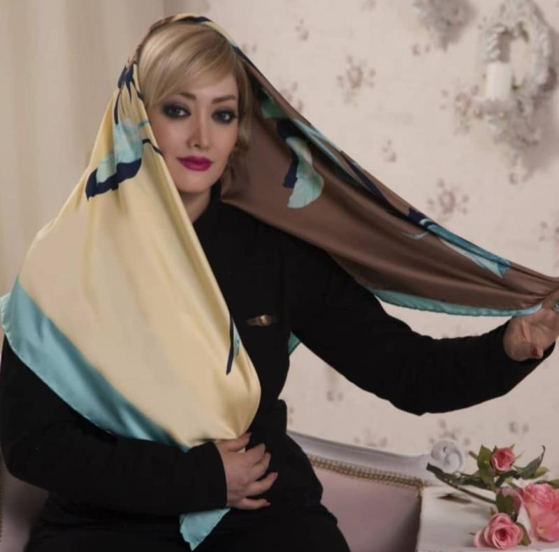 روسری ابریشمی دور دست دوز
