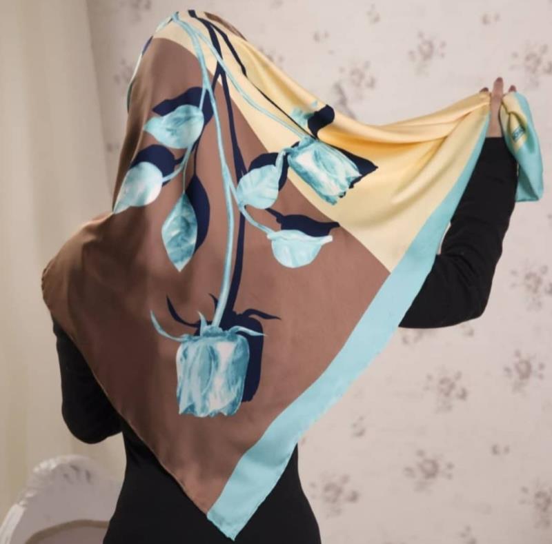 روسری ابریشمی دور دست دوز