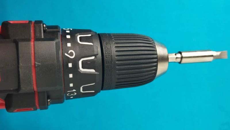 پیچ گوشتی شارژی ادون مدل AD-21C