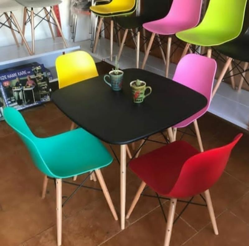 میز و صندلی های فایبرگلاس