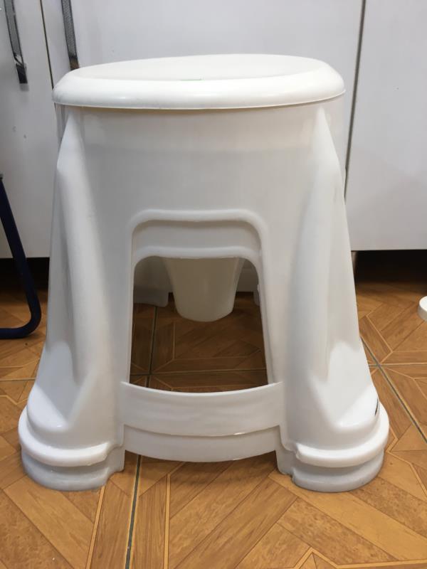 توالت فرنگی پلاستیکی دورباز یا چهار پایه پلاستیکی