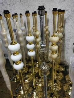 آباژور کنارسالنی در طرحهای مختلف با اویز