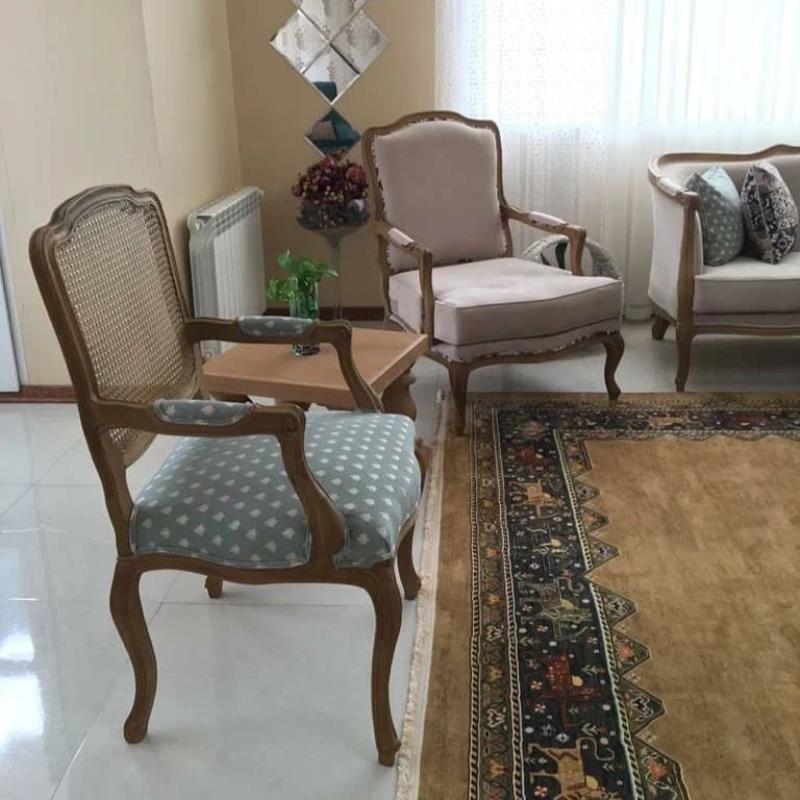 مدل کوئین فرانسوی، تمام چوب راش