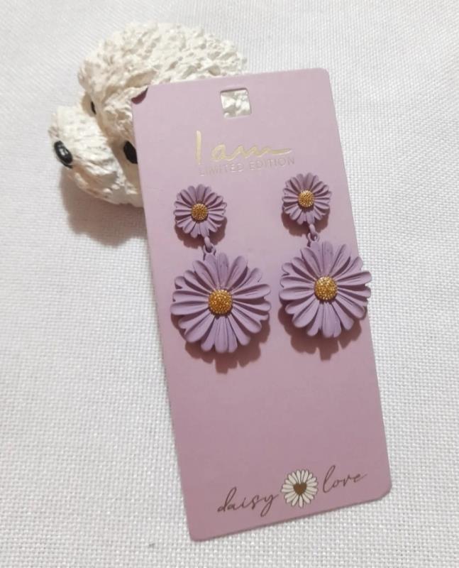 گوشواره بابونه