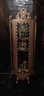 ویترین خم رنگ آنتیک