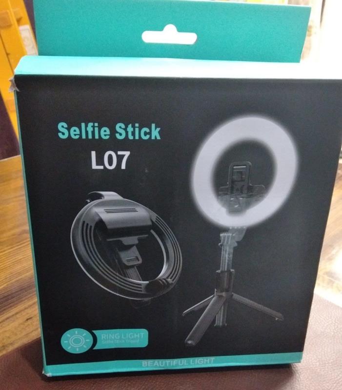 رینگ لایت مدل selfie stick L07