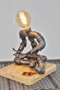 چراغ و آباژور آدمک