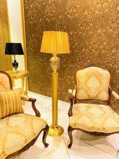کنار سالنی کلاسیک کریستال