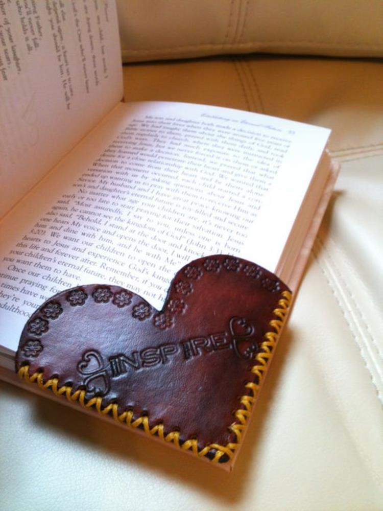 نشانک کتاب  یا BOOKMARK