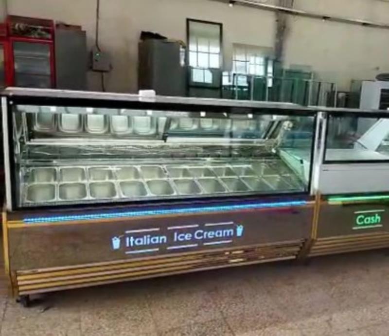 فروشنده یخچال بستنی صنایع برودتی پژمان