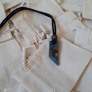 گردنبند چوب رزين