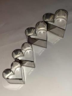 برش شیرینی قلب