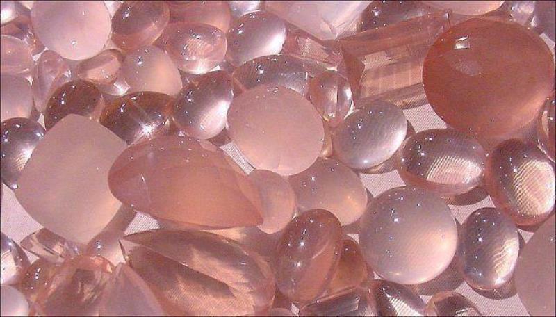 سنگ  رز کوارتز ( کوارتز صورتی )  Rose Quartz