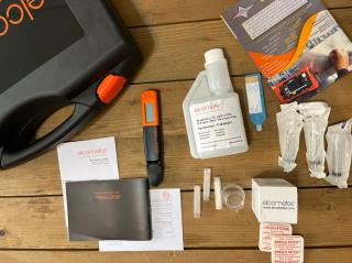 دستگاه تست نمک برند الکومتر مدل 138