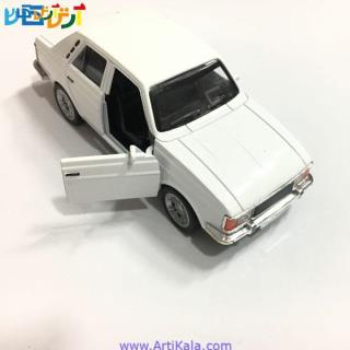 ماشین فلزی پیکان سفید