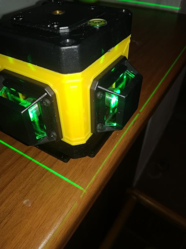 تراز لیزری ۳۶۰ درجه نور سبز دیوالت