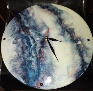 ساعت دیواری در طرح های مختلف