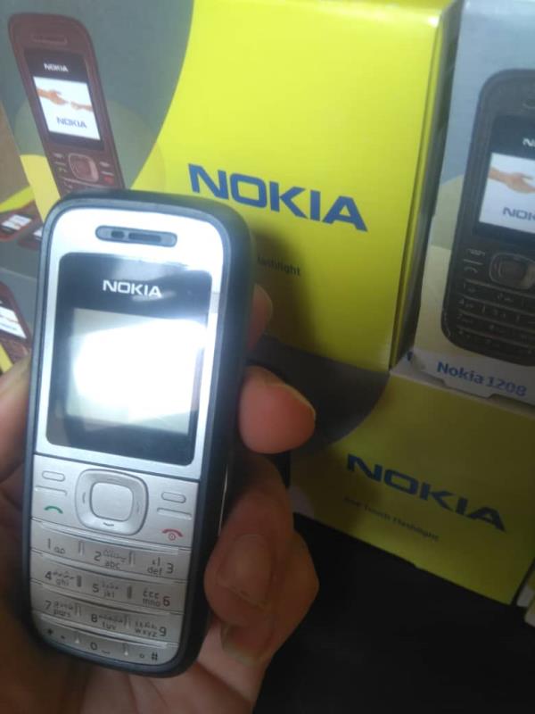 گوشی اصل تک سیم بدون دوربین موبایل نوکیا مدل Nokia 1200 ساده