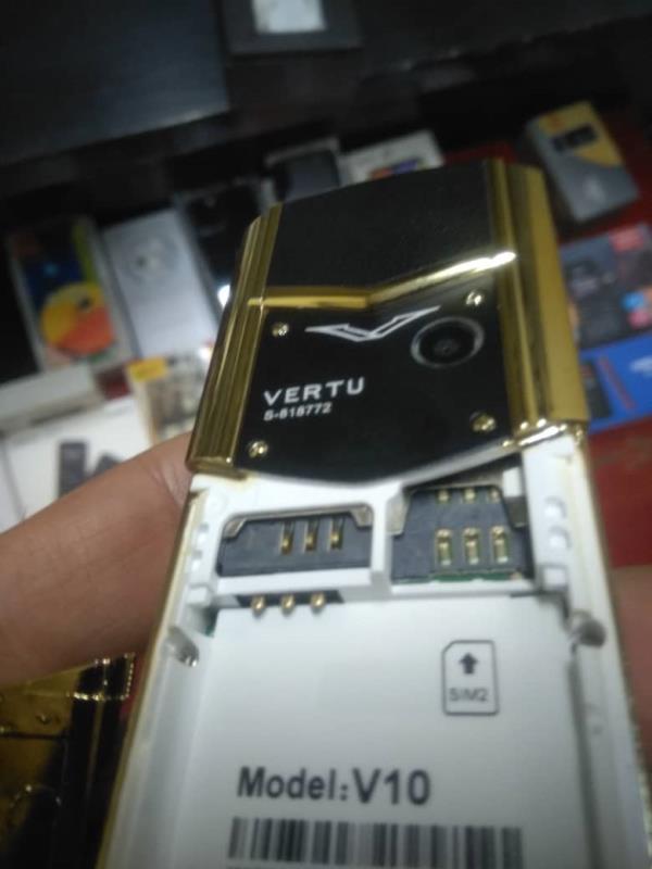 گوشی مدل V10 موبایل ورتو Verto رمخور 2سیم زیبا درجه1
